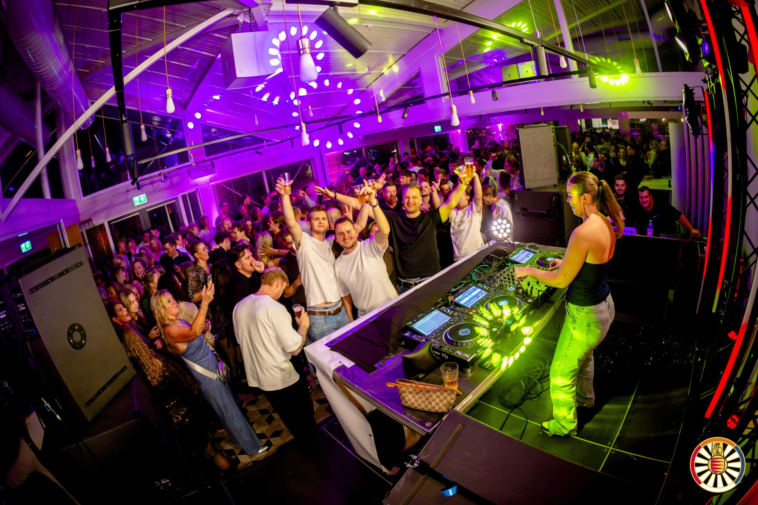 BLEND. Abel Rhoon 2025-11-08