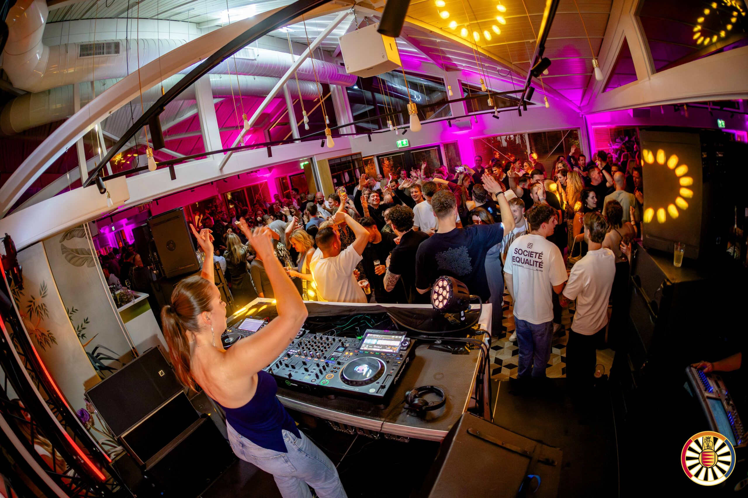 BLEND. Abel Rhoon 2025-11-08