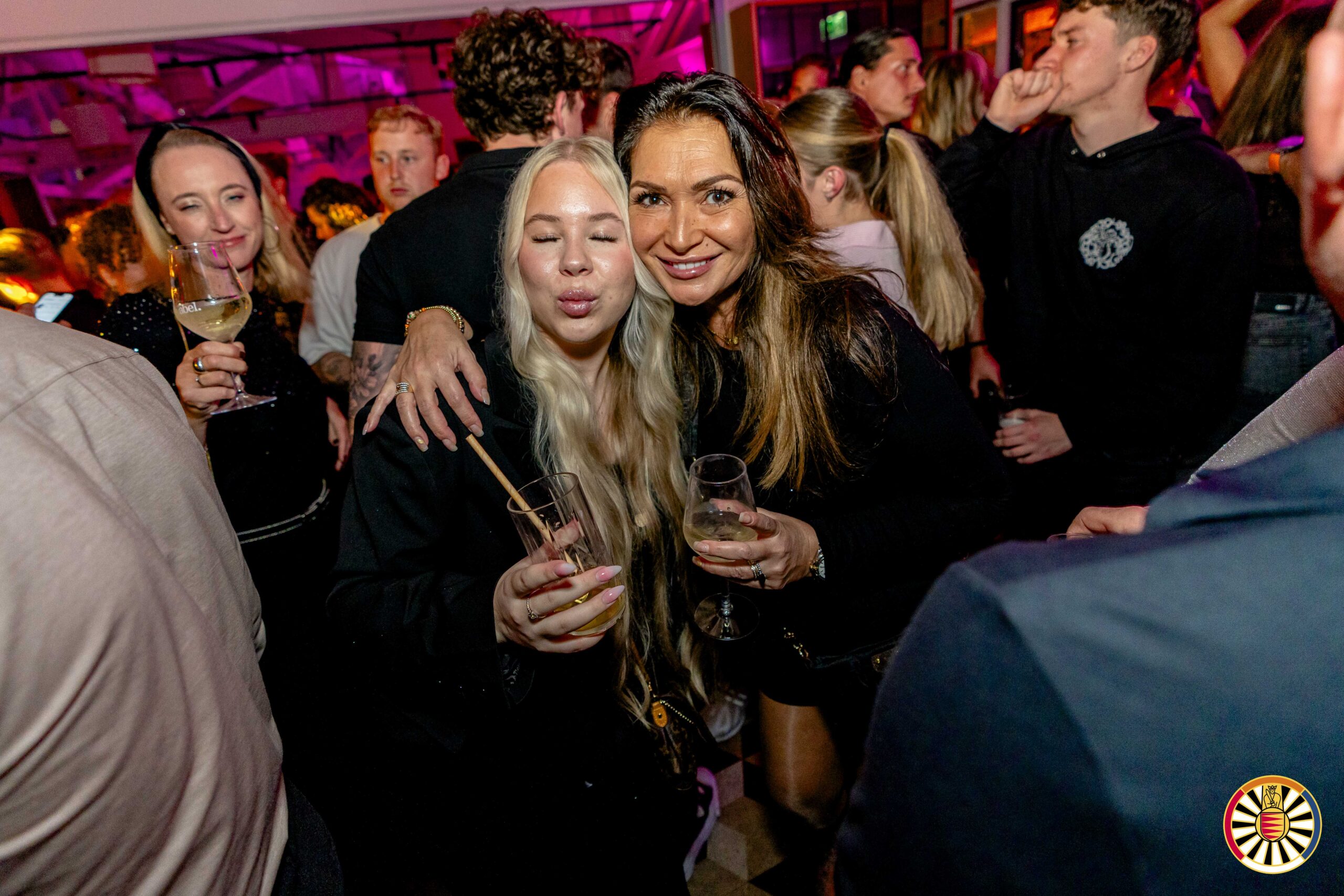 BLEND. Abel Rhoon 2025-11-08