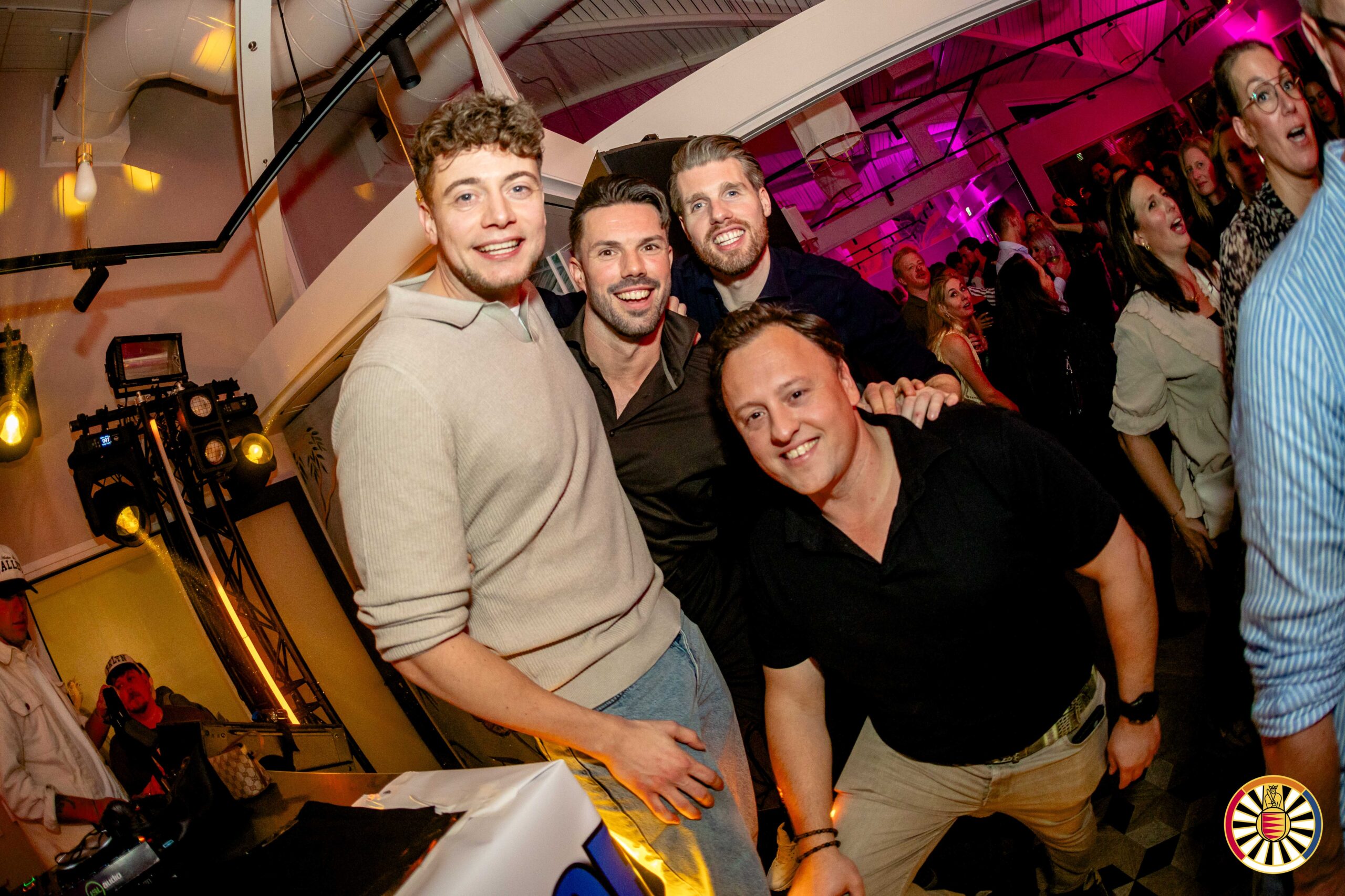 BLEND. Abel Rhoon 2025-11-08