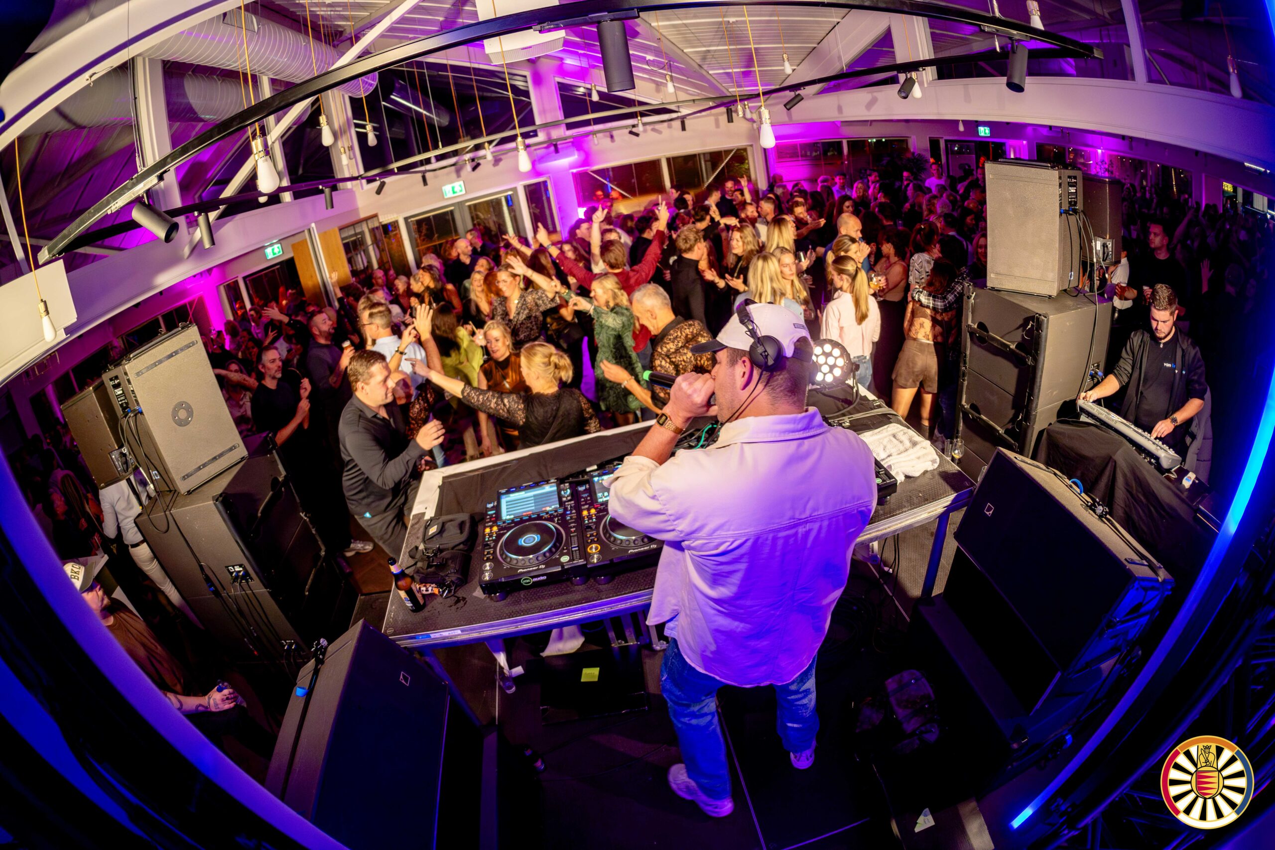 BLEND. Abel Rhoon 2025-11-08