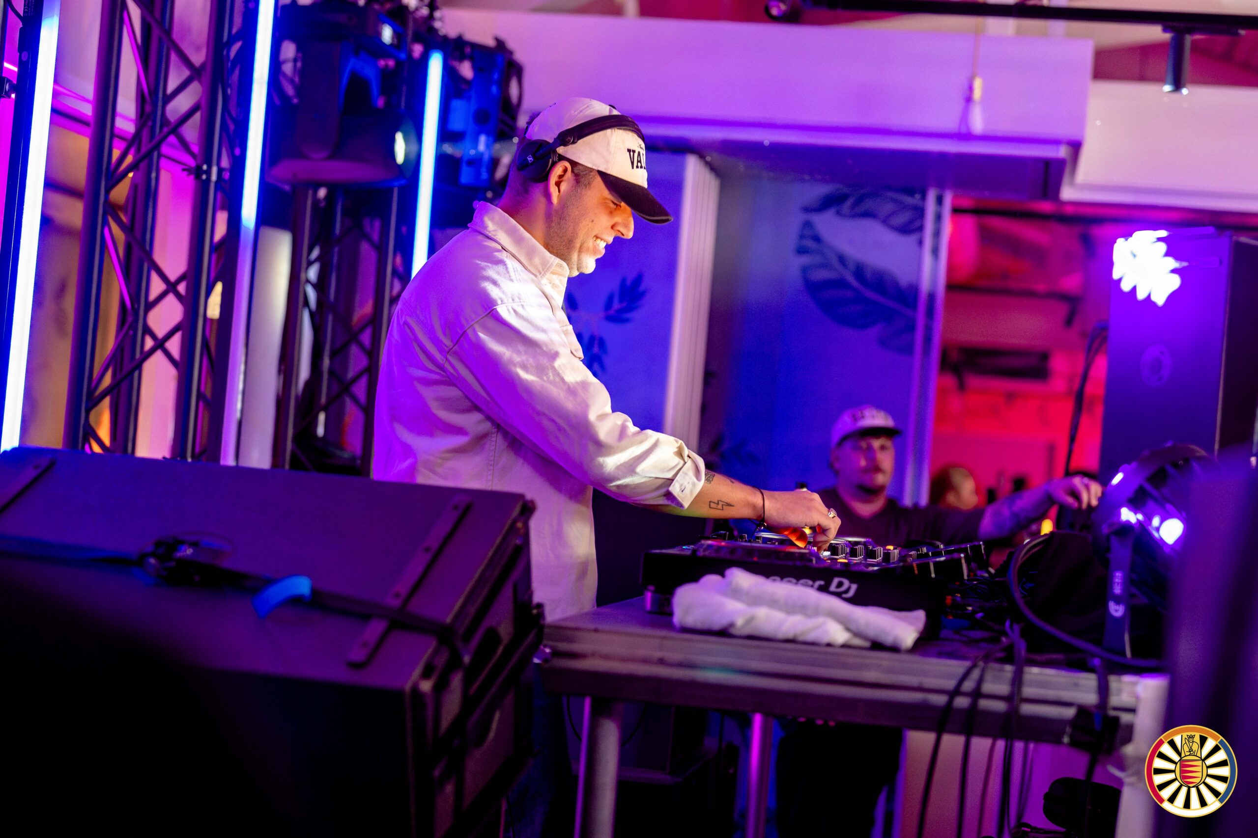 BLEND. Abel Rhoon 2025-11-08