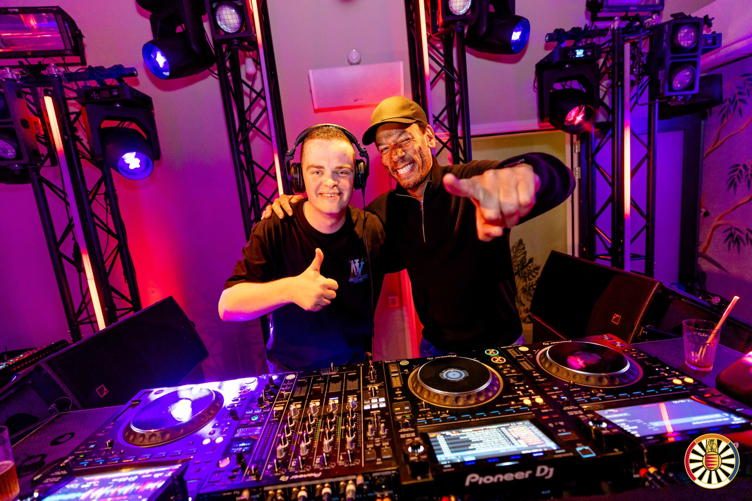 BLEND. Abel Rhoon 2025-11-08