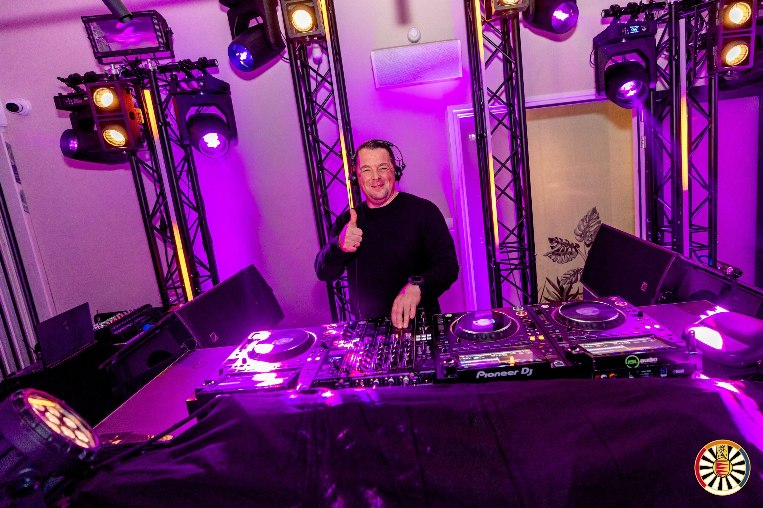 BLEND. Abel Rhoon 2025-11-08