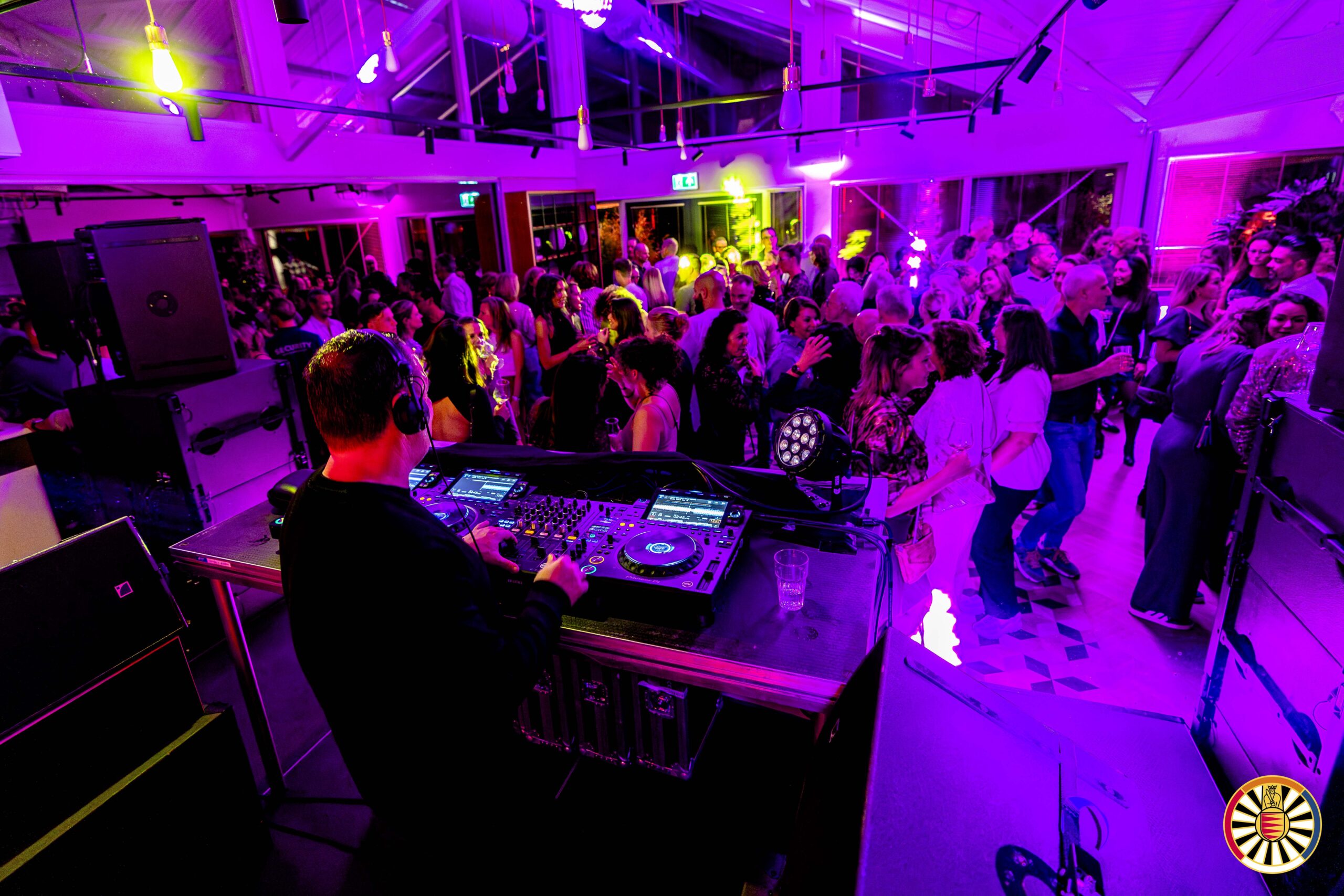 BLEND. Abel Rhoon 2025-11-08