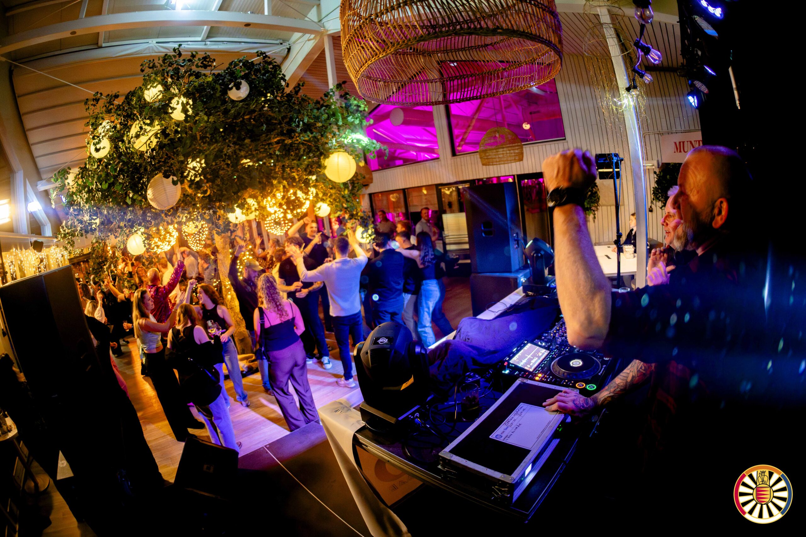 BLEND. Abel Rhoon 2025-11-08