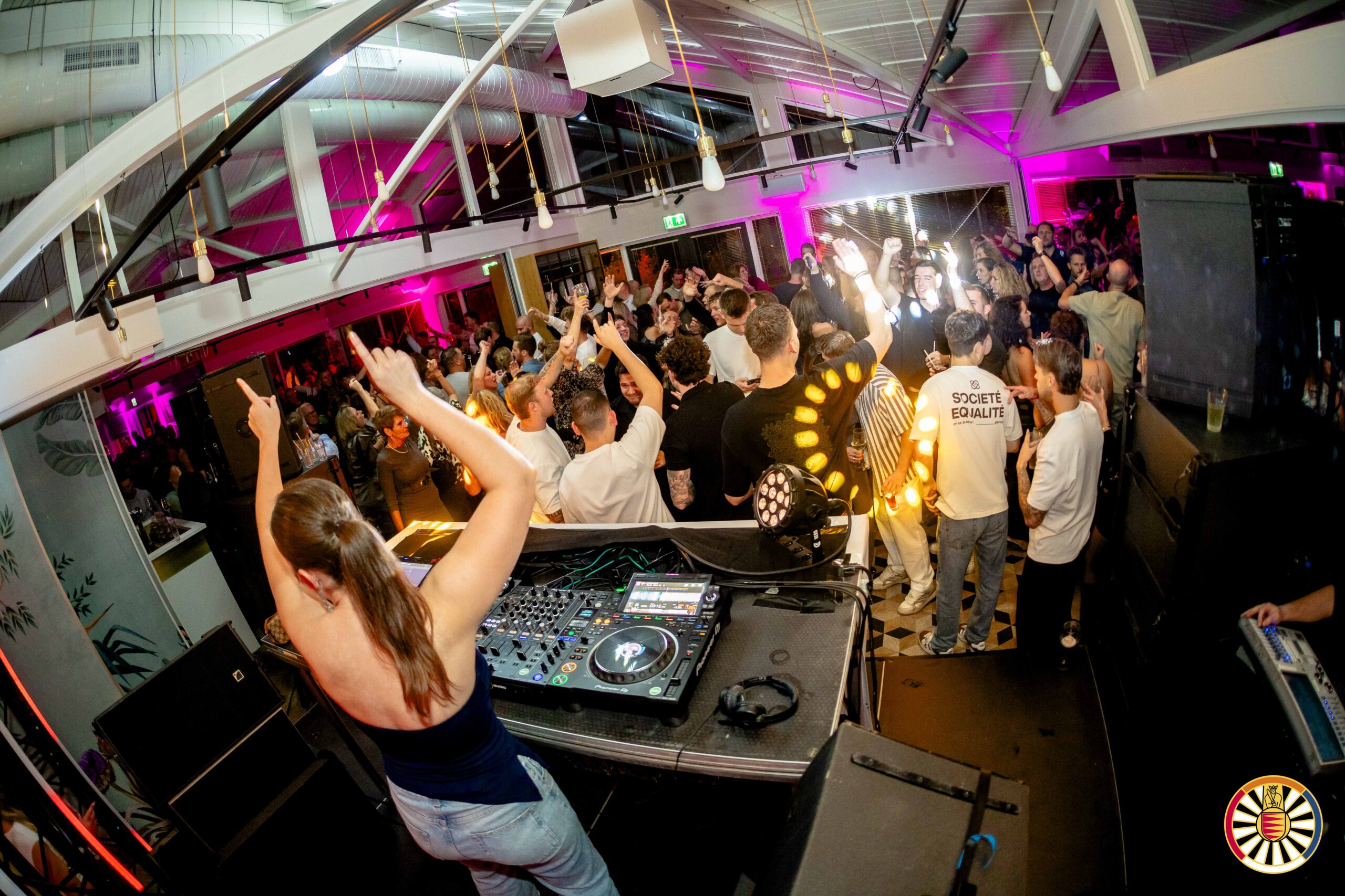 BLEND. Abel Rhoon 2025-11-08